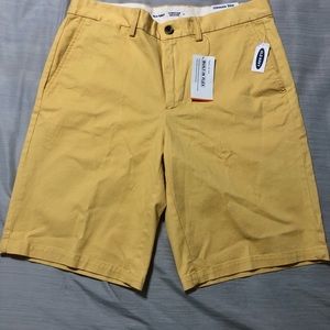 Brand new Old Navy shorts ultimate slim 10in inseam size 32
